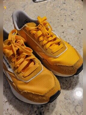 Rebbok Classic Leather Legacy AZ Collegiate Gold / Unisex -  M SZ 6, W SZ 7 EU38